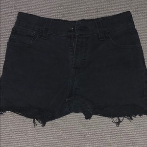 black levi cut off shorts